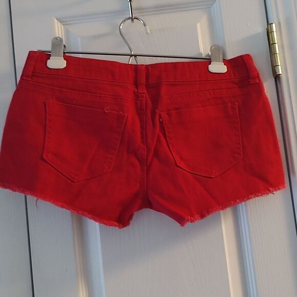 Refuge red denim jean  short shorts rough hem   Sz 6 - Picture 4 of 5